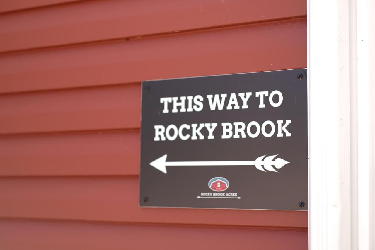 Hotel Rocky Brook Acres Cormack Exterior foto