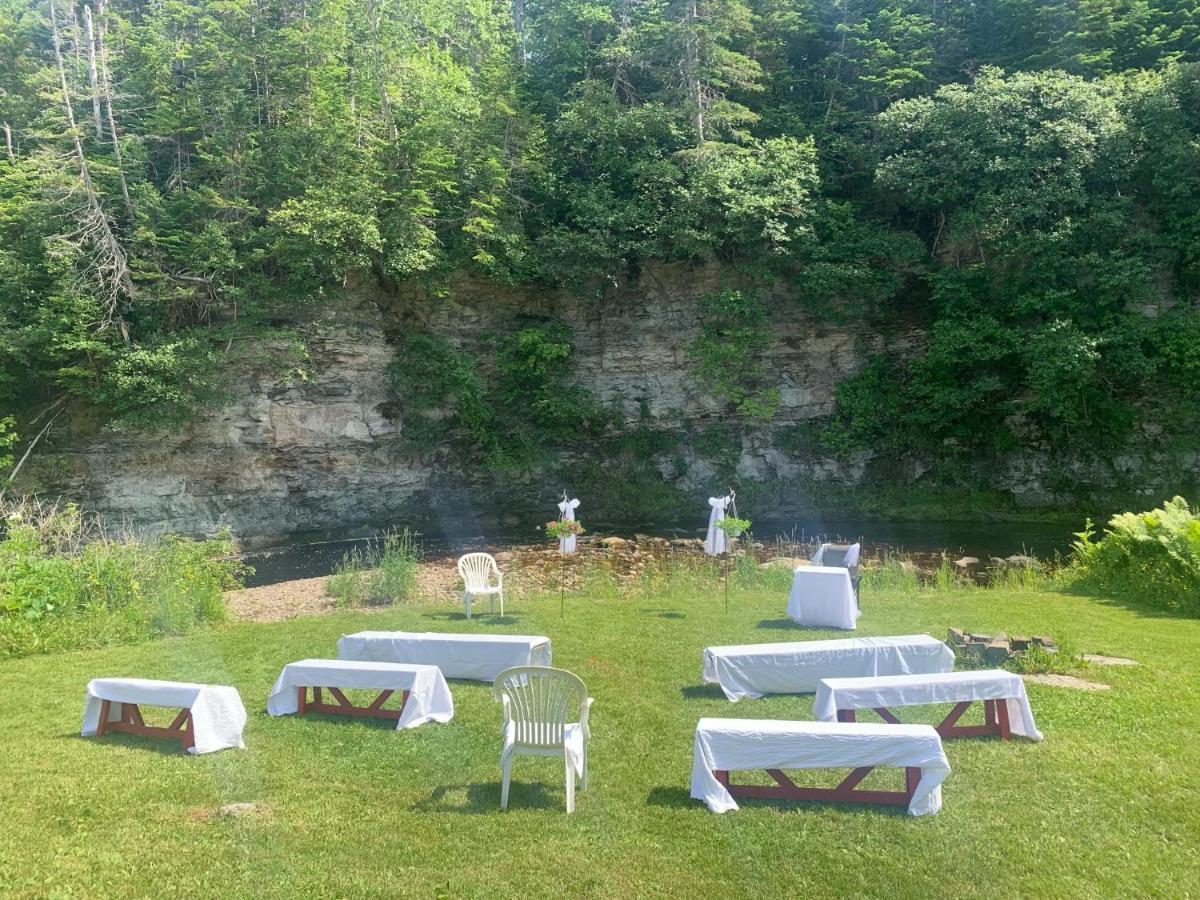 Hotel Rocky Brook Acres Cormack Exterior foto
